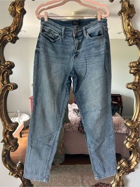 Judy Blue Women's Light Blue Straight-Leg boyfriend fit Jeans 9/29